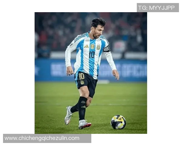 梅西足球明星摆件尽显球场风采完美收藏品带你感受足球魅力 梅西足球明星摆件尽显球场风采完美收藏品带你感受足球魅力