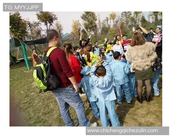 足球明星亲子时光婴儿手推车陪伴成长的幸福旅程