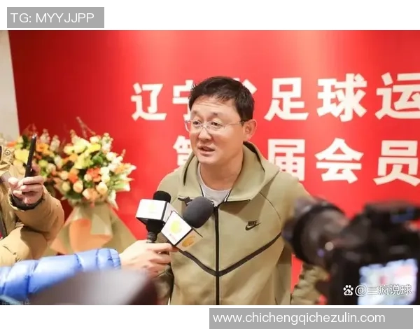 中国记者深入采访足球明星探讨职业生涯与未来发展之路 中国记者深入采访足球明星探讨职业生涯与未来发展之路