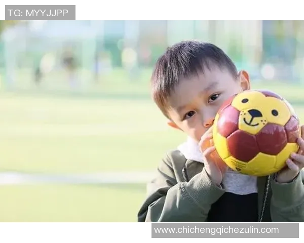 足球明星与孩子们的欢乐互动视频展现温馨瞬间与无尽乐趣